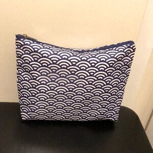 Stylish Purple Patterned Women's Cosmetic Bag